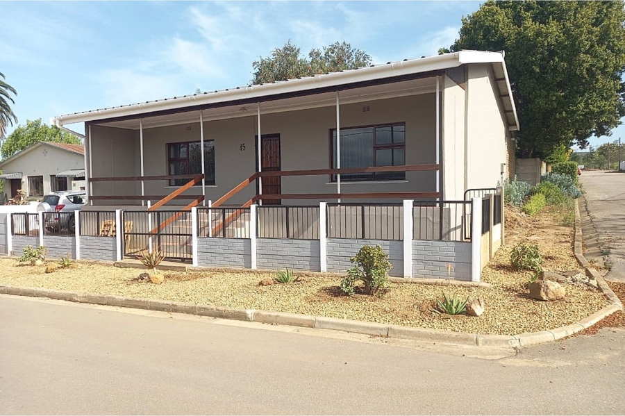 2 Bedroom Property for Sale in Albertinia Western Cape